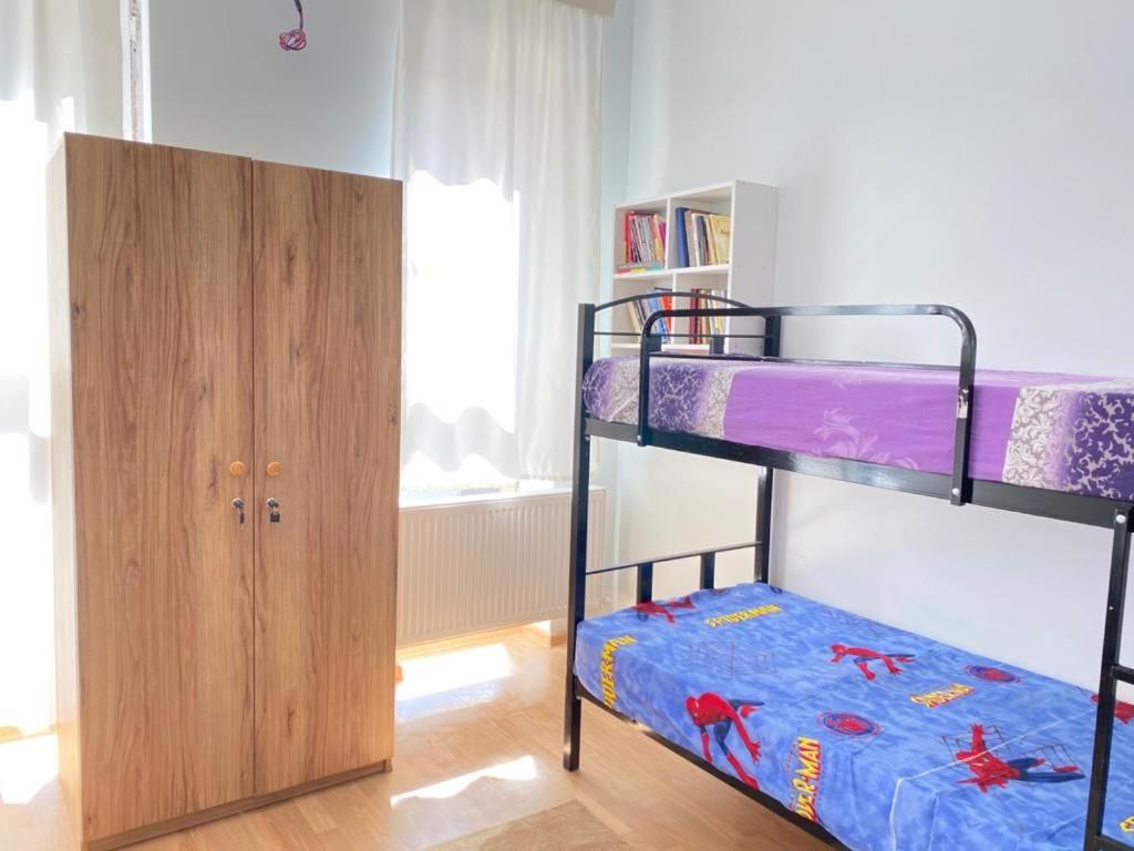 Хостелы Room at a Villa Баку-13